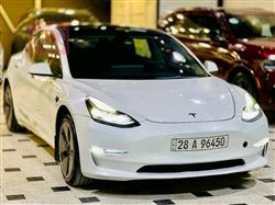 تسلا موديل 3